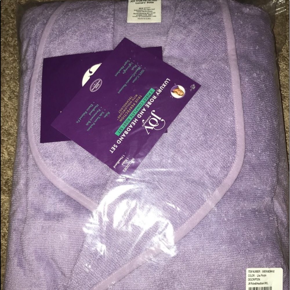 Brand new Joy Mangano bathrobe and headband set